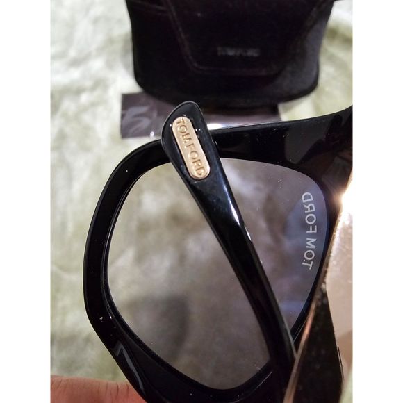 Tom Ford sunglasses with case - Picture 2 of 8